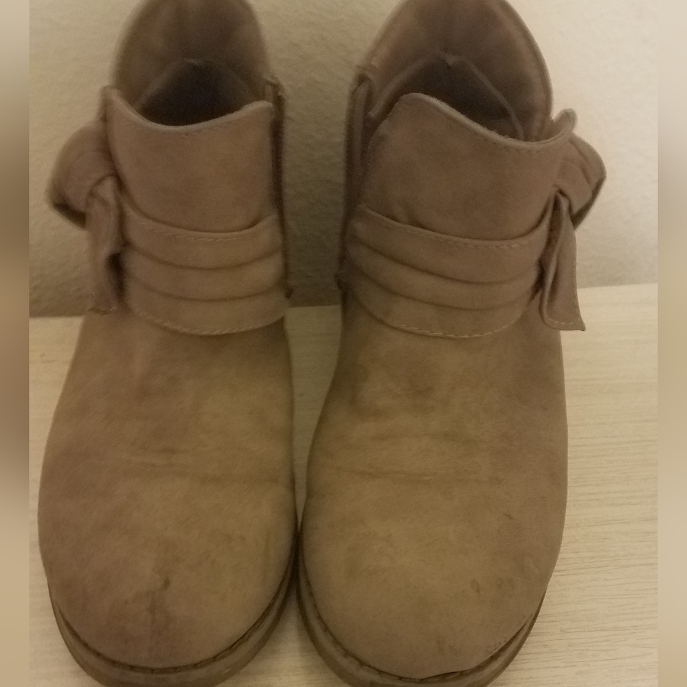 Light Brown Ankle Boots | size 4 Medium